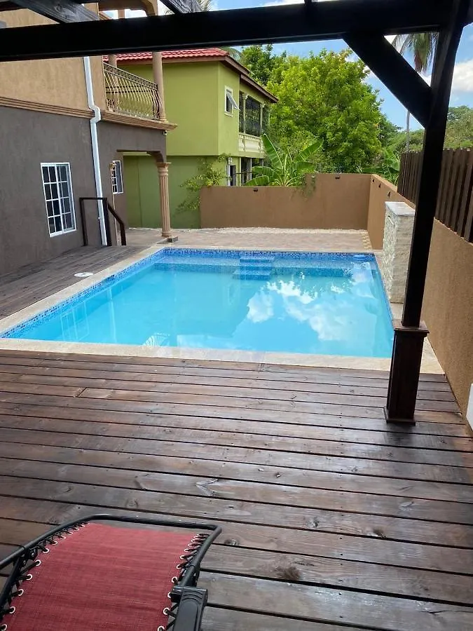 Paradise Cove Spanish Town Apartment